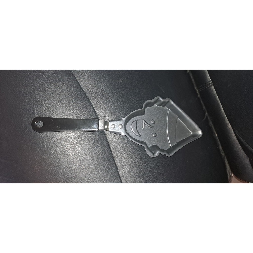 ELF ON THE SHELF Shaped PANCAKE SKILLET Egg Pan‎ Non-Stick Chocolate Mold Candy
